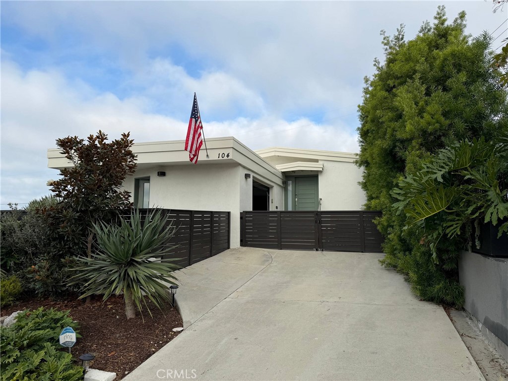 T Street Surf Bungalow Vacation Rental | 369 Surf Shop